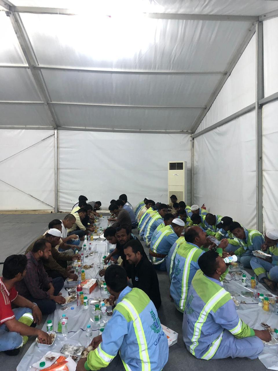 4 آلاف صائم يومياً في مخيم ( سراج ) التعاوني بالظهران