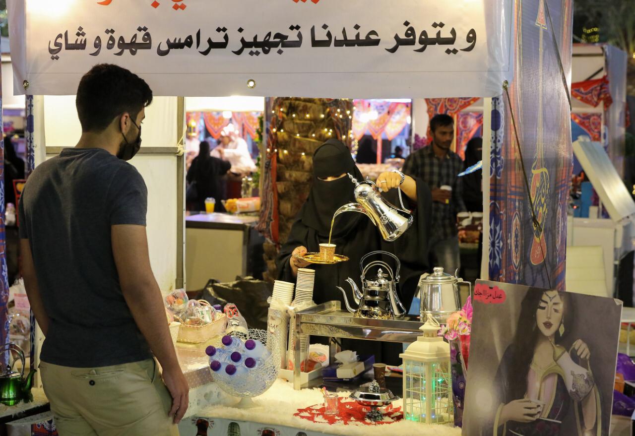450 شاب وشابة يعملون في 150 ركن مهرجان ليالي رمضان يدعم الشباب والأسر المنتجة