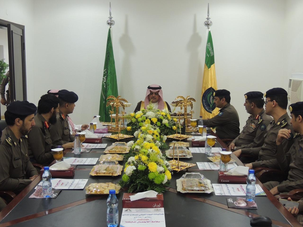 أمير محافظة حفر الباطن يزور الإدارة العامة للدفاع المدني بالمحافظة 