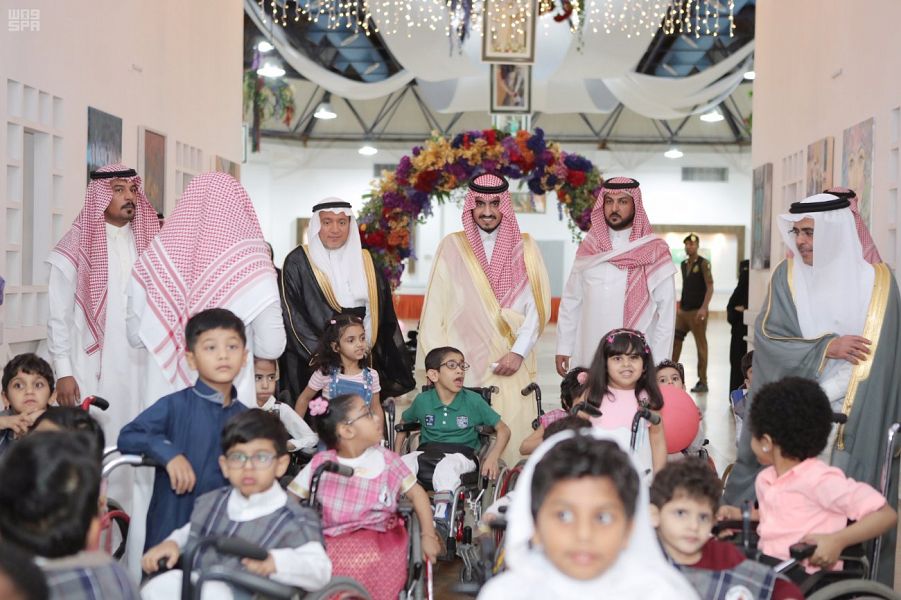 الأمير بدر بن سلطان يزور مركز الملك عبدالله بن عبدالعزيز لرعاية الأطفال المعوقين بجدة