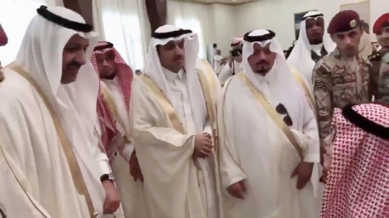 هُنا تفاصيل .. إهداء أمير الباحة للطفل الزهراني خلال إستقبال المهنين بعيد الفطر المبارك