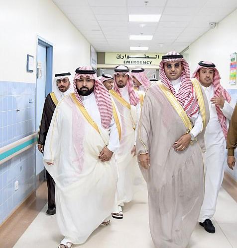 سمو الأمير محمد بن عبدالعزيز يعايد المرضى المنومين بمستشفى الملك فهد بجازان