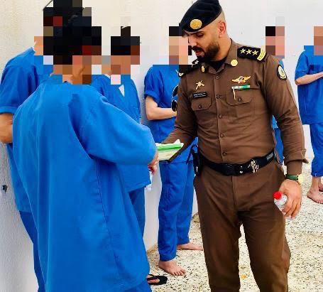 سجون منطقة تبوك تقيم حفلات معايدة للنزلاء والنزيلات بمناسبة عيد الفطر
