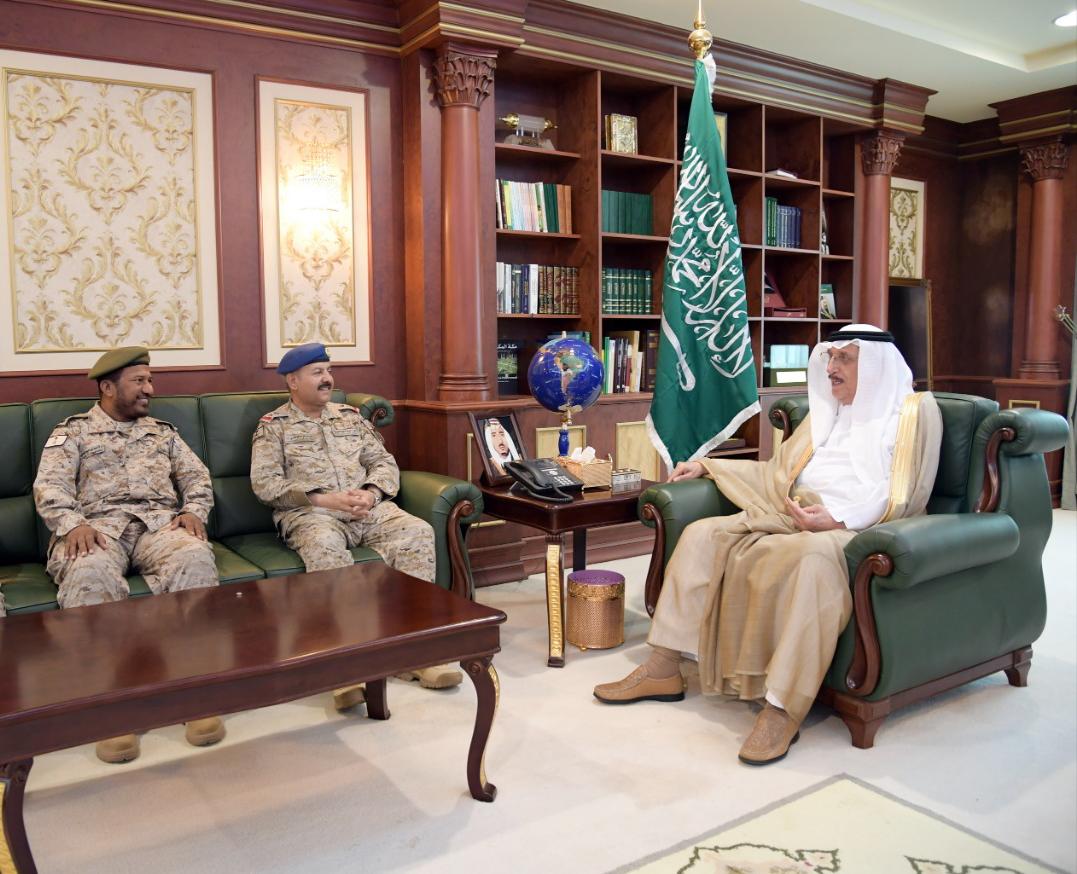 الأمير محمد بن ناصر يستقبل قائد قوة جازان وعددا من ضباط القوات المسلحة