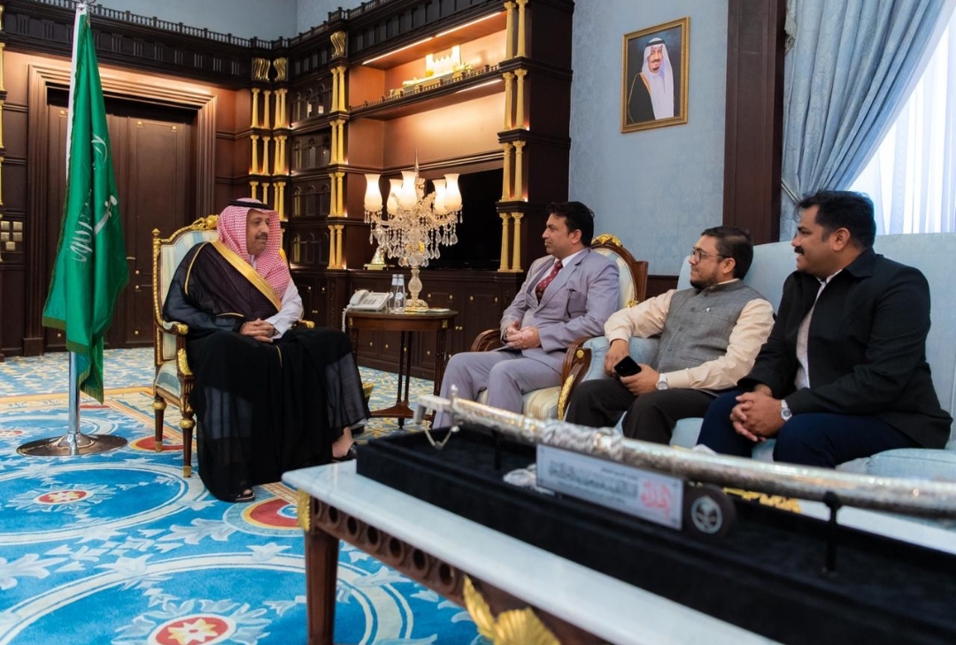 أمير منطقة الباحة يستقبل القنصل العام لشؤون الجالية الهندية بالأمارة