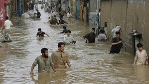 مصرع أربعة أشخاص جراء الأمطار الرعدية والسيول في باكستان