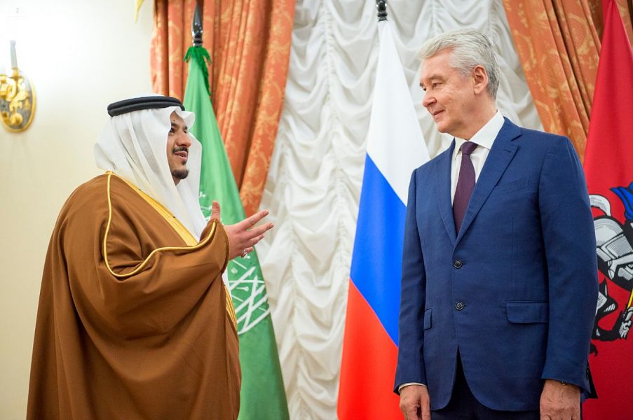 سمو أمير منطقة الرياض بالنيابة يلتقي عمدة موسكو