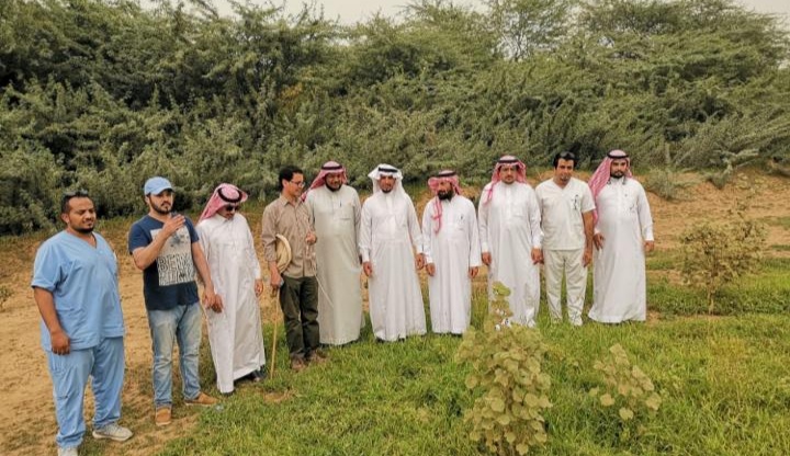 مدير فرع البيئة بجازان وعدد من الخبراء يزورون عددًا من المواقع التابعة للوزارة بمحافظة العارضة