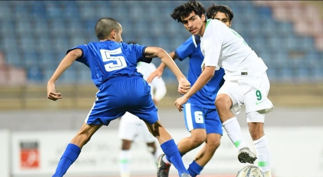 الأخضر يتأهل إلى الدور الثاني لبطولة غرب آسيا للناشئين لكرة القدم. 