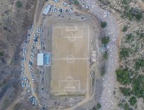 ملعب كرة قدم منحوت من الصخر الأول على مستوى العالم في جبال الحشر