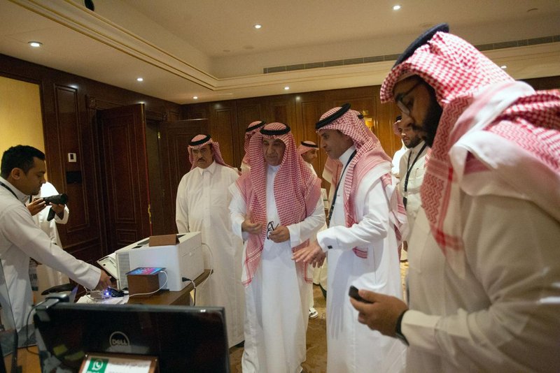 وزير الإعلام يقف على استعدادات الوزارة والهيئات التابعة لها لمواكبة موسم الحج