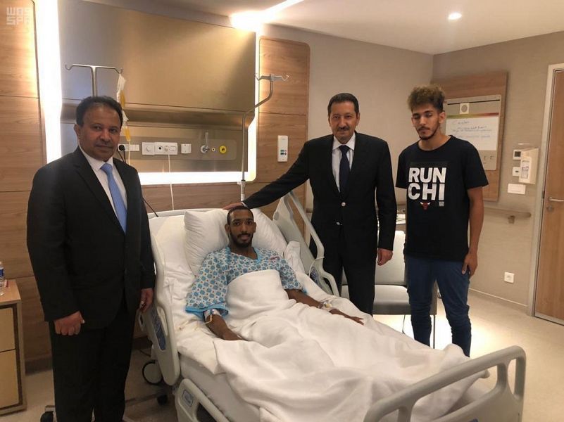سفير خادم الحرمين الشريفين لدى تركيا يزور المواطن الذي تعرض لإطلاق نار