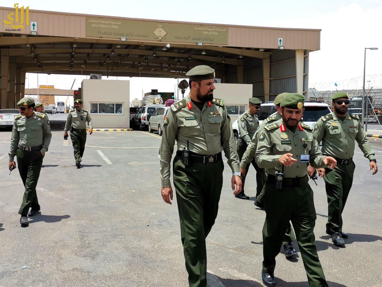 مدير جوازات نجران يتابع مغادرة الحجاج من منفذ الوديعة