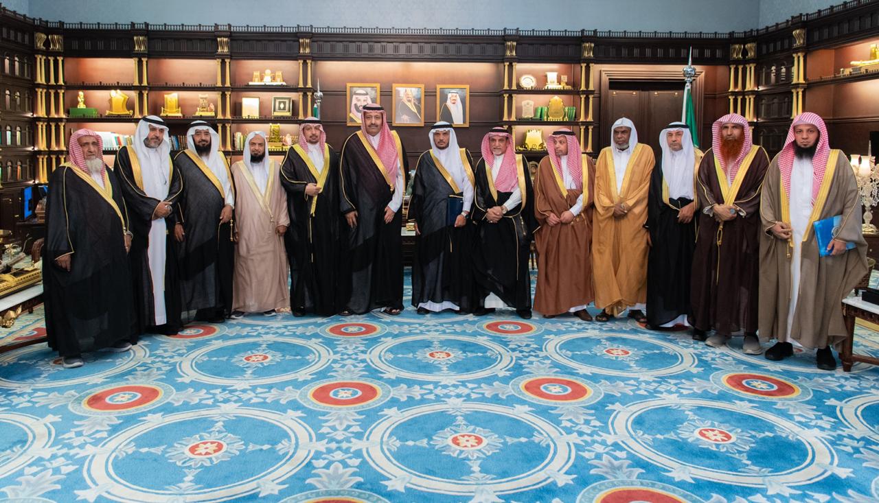 أمير منطقة الباحة يستقبل رئيس لجنة إصلاح ذات البين ورؤساء المنطقة