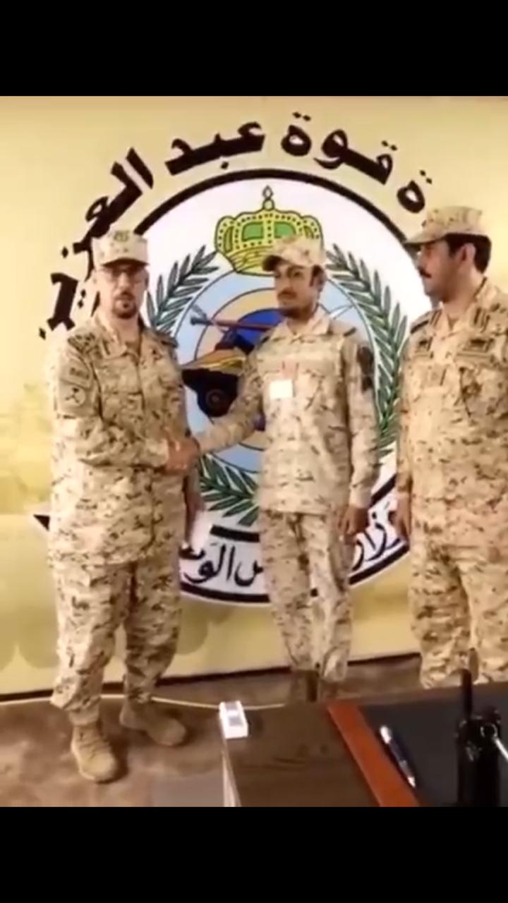 قائد لواء الملك عبد العزيز بالحرس الوطني يكرم “المالكي ” بمبلغ 10الف ريال وخطاب شكر .