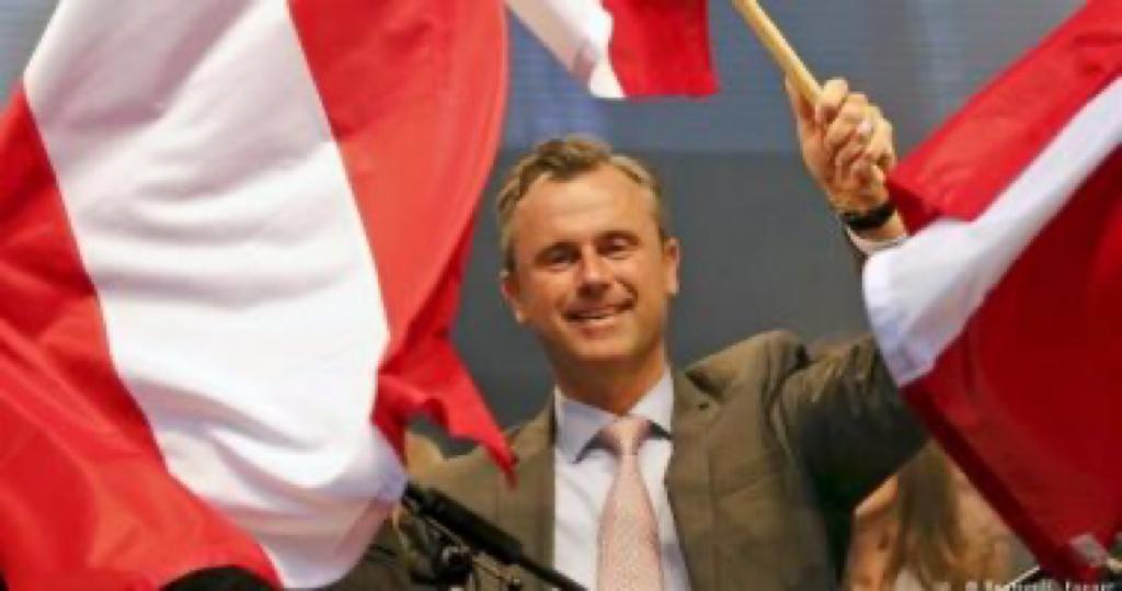 رئيس حزب الحرية النمساوى يطالب بوقف منح الجنسية والأسلحة للأتراك
