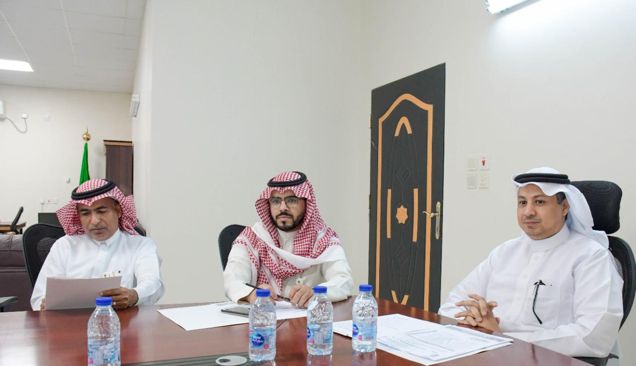 مجلس تنمية أبوعريش يعقد اجتماعه الدوري لتعزيز برامجه الاجتماعية