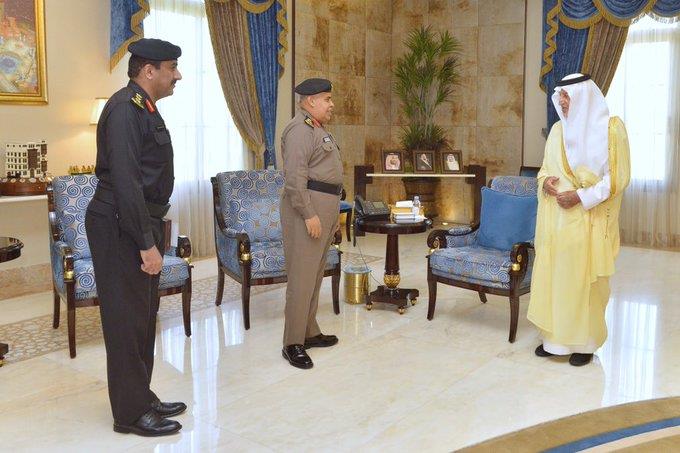 *الأمير خالد الفيصل يكرم عدداً من ضباط وأفراد الدوريات الأمنية بجدة