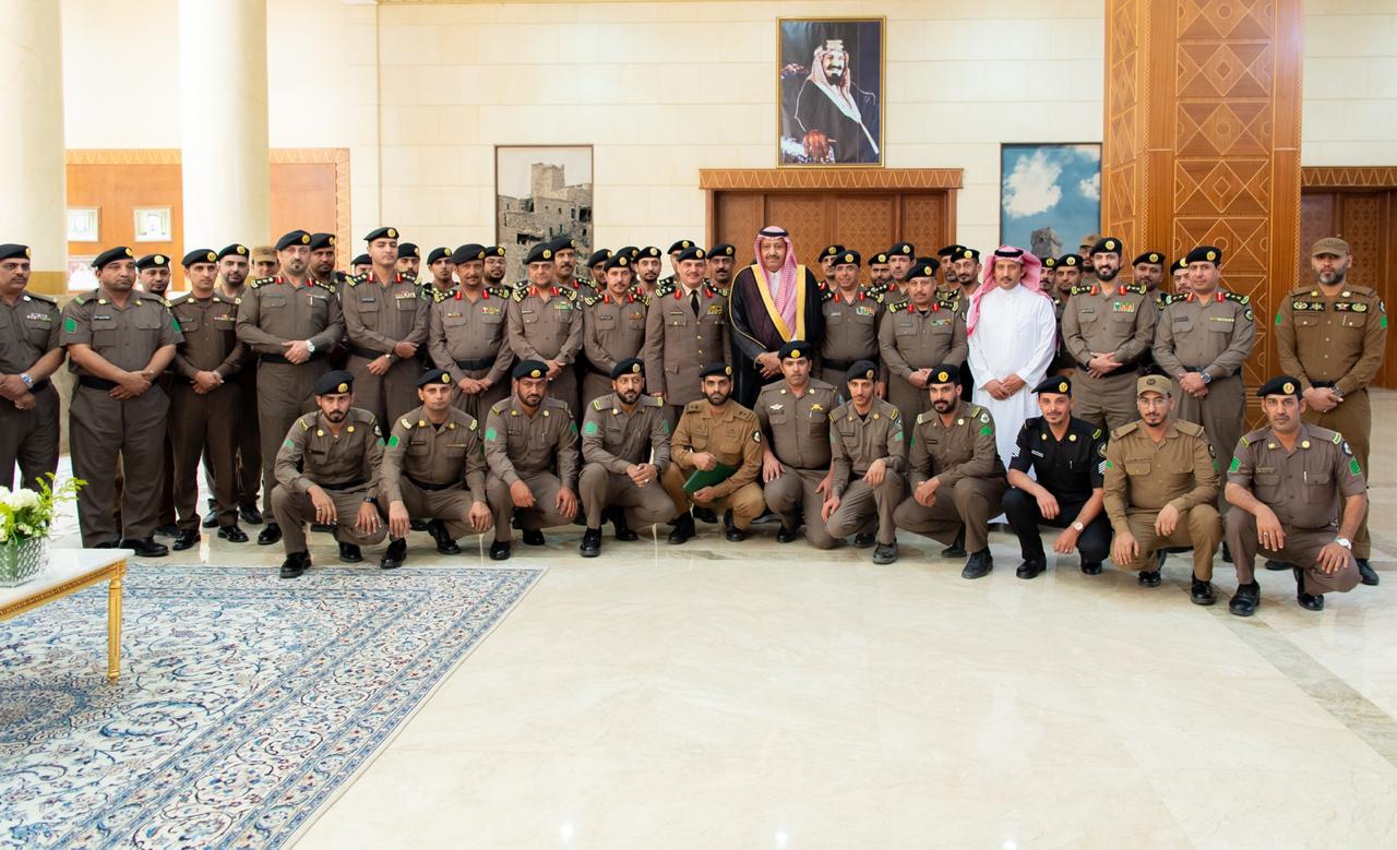 أمير  الباحة يستقبل مدير شرطة المنطقة وعدد من القيادات الأمنية