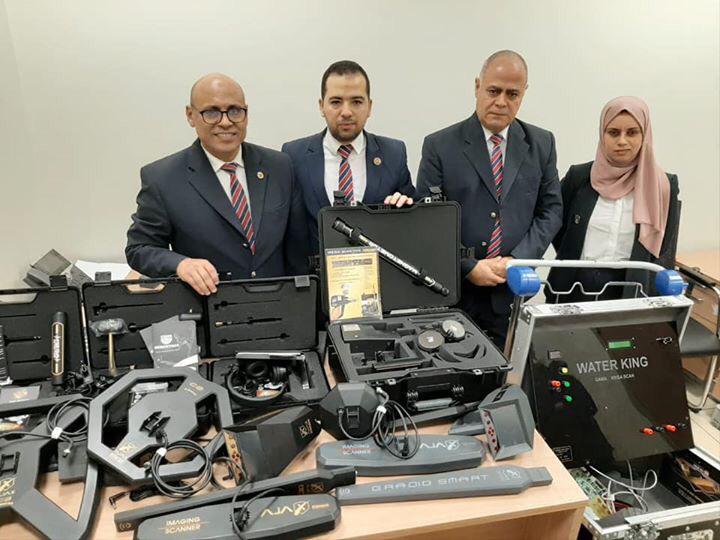 جمارك مطار القاهرة تضبط محاولة تهريب عدد من الأجهزة الخاصة بالتنقيب