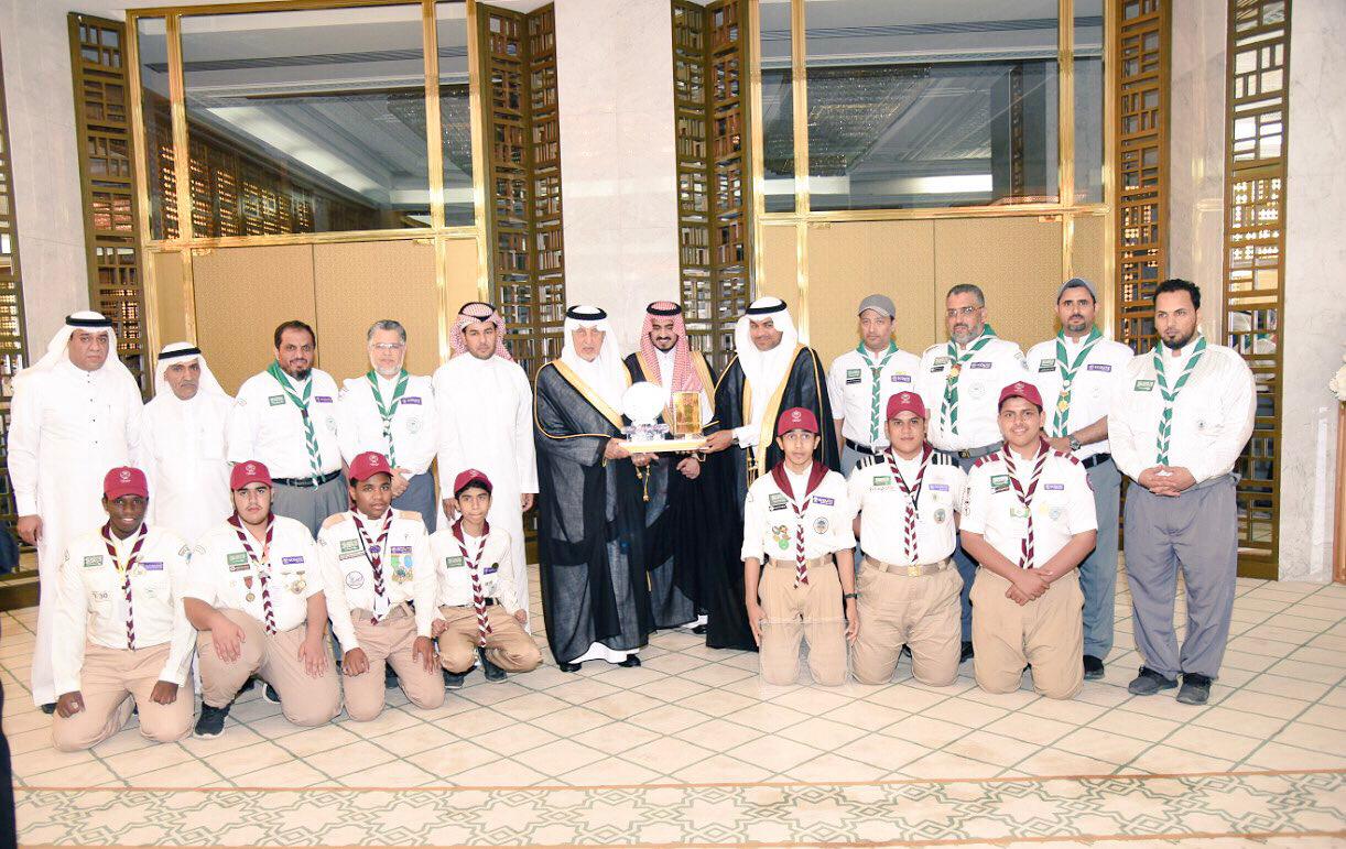 الأمير خالد الفيصل يستقبل الكشافة المشاركون في منافسات المرحلة النهائية لمنافسات رسل السلام للتميز الكشفي