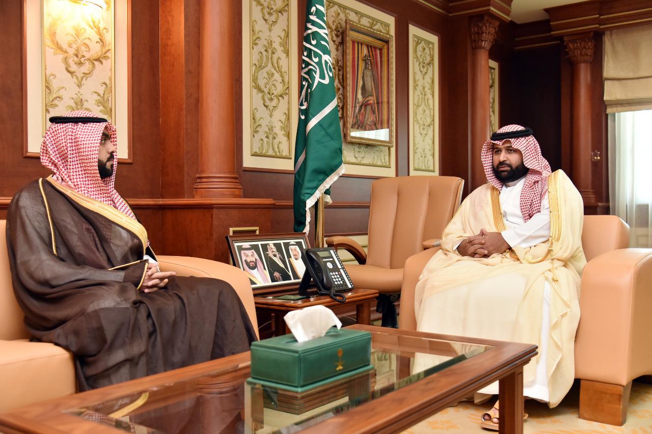 سمو الأمير محمد بن عبدالعزيز يستقبل مدير فرع الخدمة المدنية المكلف بالمنطقة