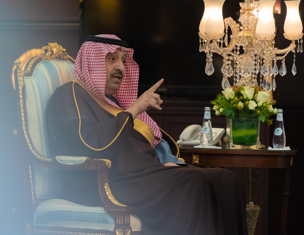 أمير الباحة يُدشن وحدة الخدمات الشاملة بالحجرة