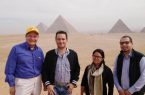 بالصور ..وزير السياحة بدولة بيرو يزور الاهرامات فى مصر