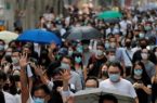هونج كونج احتجاجا على استخدام الشرطة الغاز المسيل للدموع