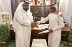 مُحافظ العيدابي يوقع شراكة مجتمعية مع نادي الأمجاد الرياضي