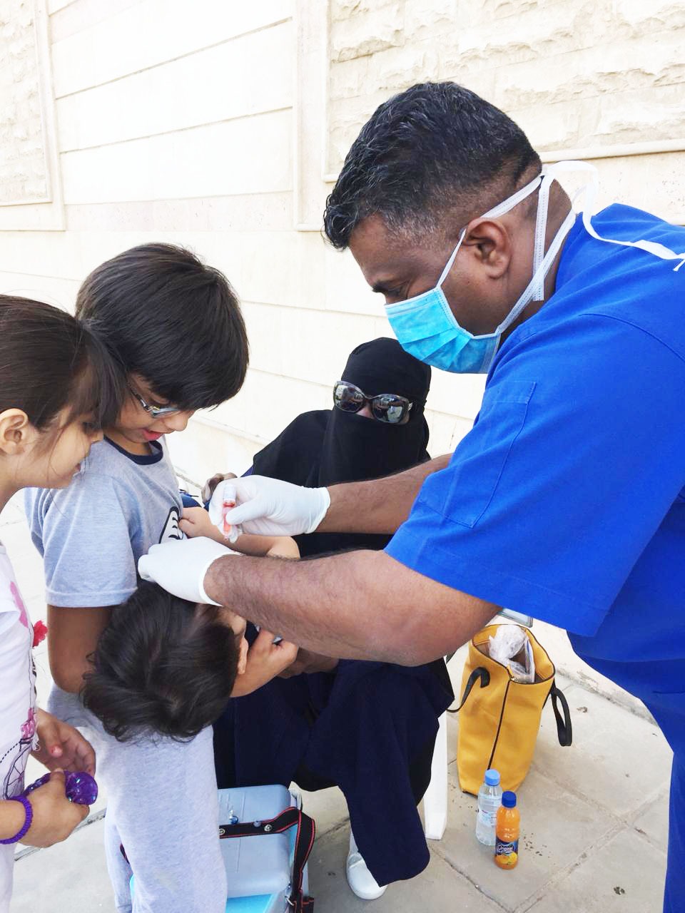 مستشفى شرق جدة يُنفذ الجرعة الثانية من الحملة الوطنية لشلل الأطفال 