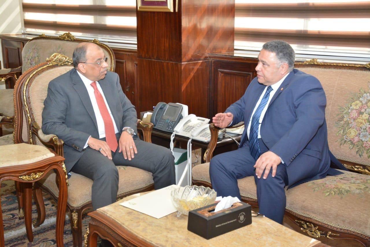 وزير التنمية المحلية المصرى   يلتقى محافظ البحر الأحمر لمناقشة المشروعات الجارى تنفيذها