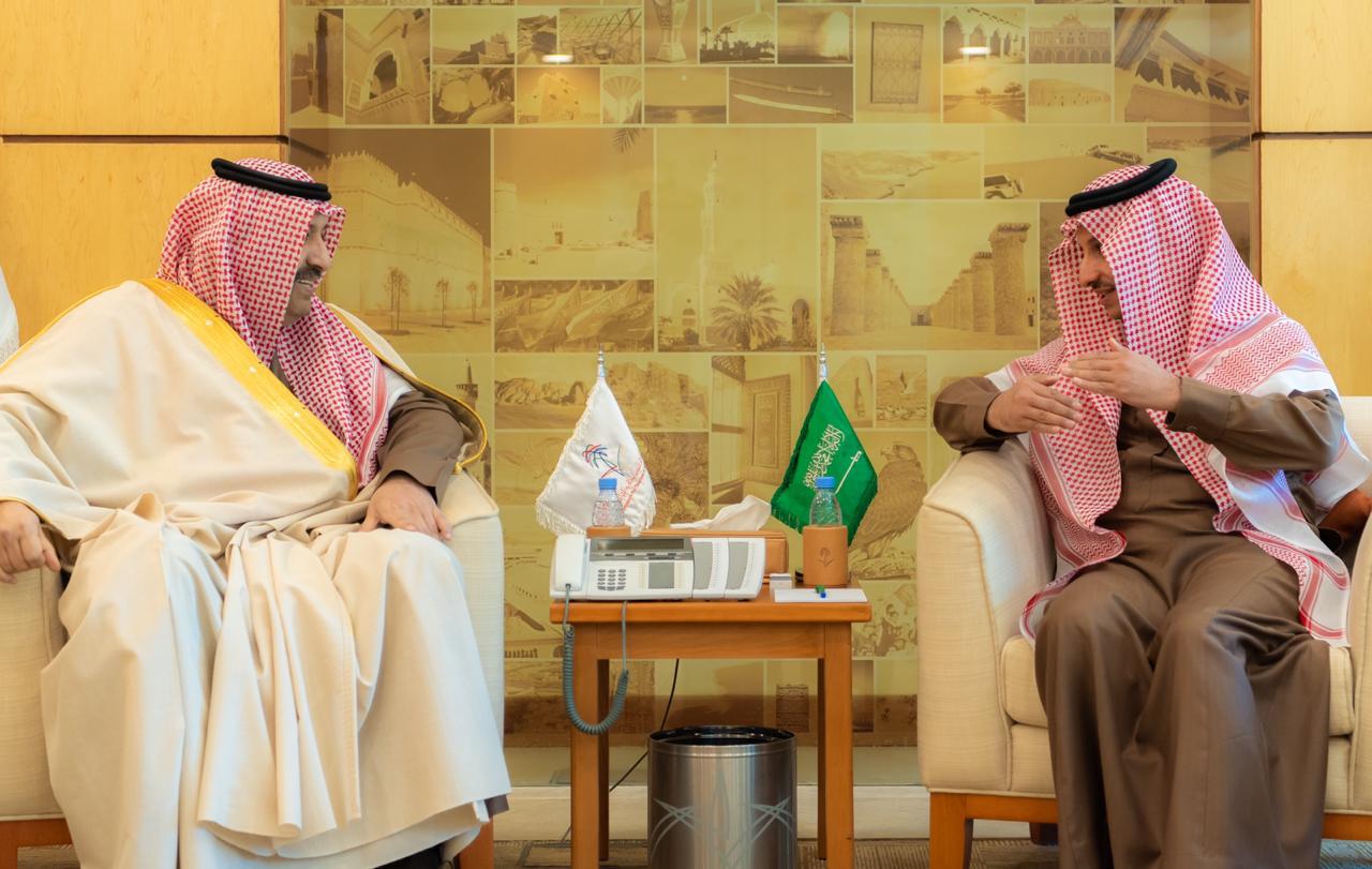 أمير منطقة الباحة يلتقي رئيس الهيئة العامة للسياحة والتراث الوطني