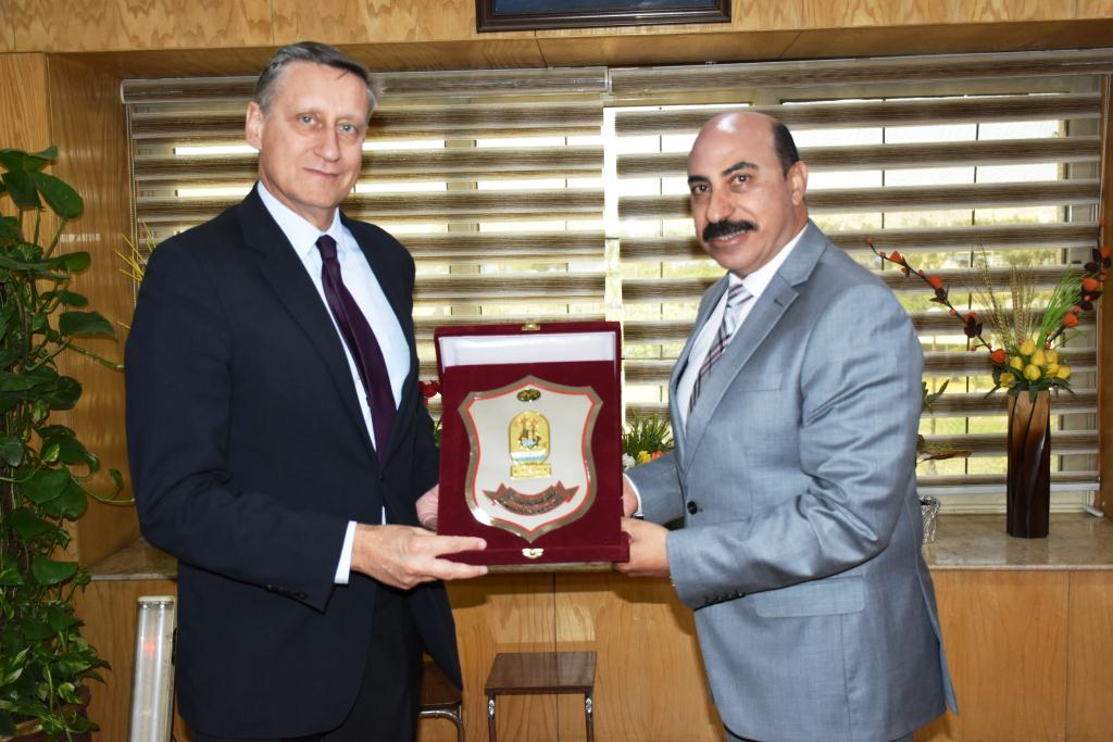 محافظ أسوان يلتقى سفير المانيا فى مصر 