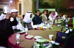 لقاء يجمع بين أعضاء مقهى أمناء ومنتدى الإدارة والأعمال ١١