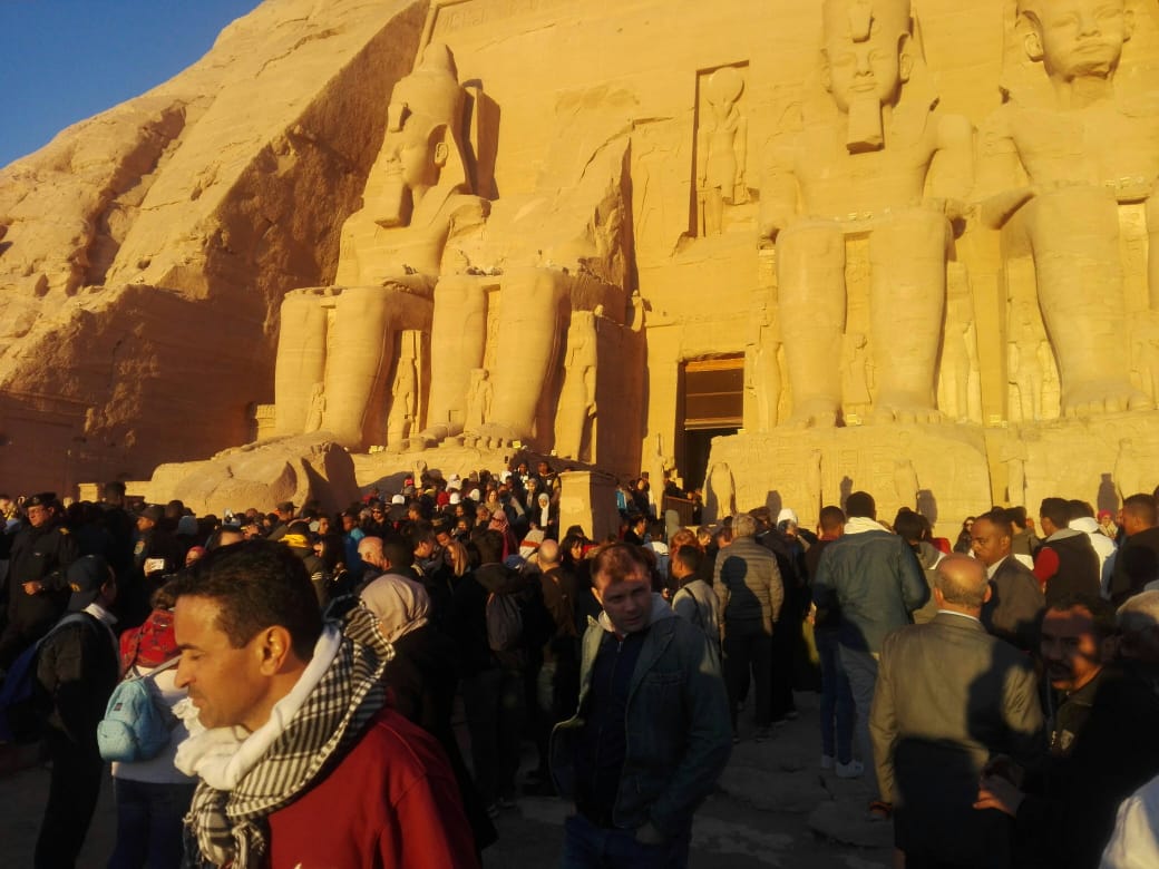 تعامد الشمس على تمثال رمسيس الثاني في أسوان بمصر