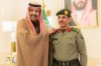 أمير الباحة يقلد مدير جوازات الباحة رتبته الجديدة