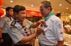كشافة ماليزيا تمنح نائب رئيس الكشافة السعودية وسام الصداقة الذهبي