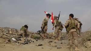 الجيش اليمني يقصف المليشيا الحوثية في محافظة الضالع وغارات جوية تستهدفها في حجة