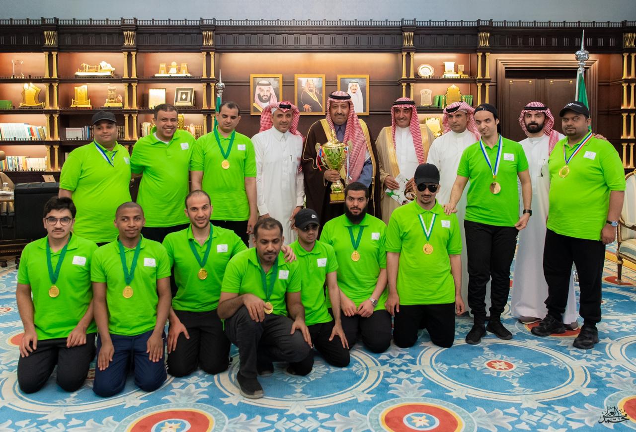 الأمير حسام بن سعود يستقبل نادي الباحة لذوي الإحتياجات الخاصة