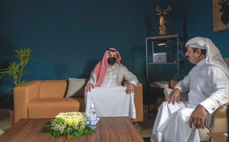 أمير الباحة الأمير الدكتور حسام بن سعود  : يدشن مبادرة “خليك بالبيت .. وهديتك علينا”