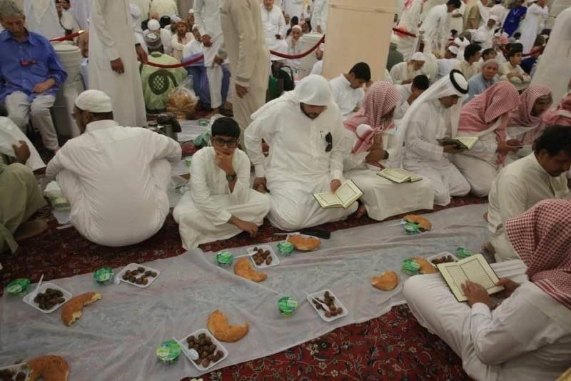 إيقاف خدمة الإفطار بالمسجد النبوي في شهر رمضان