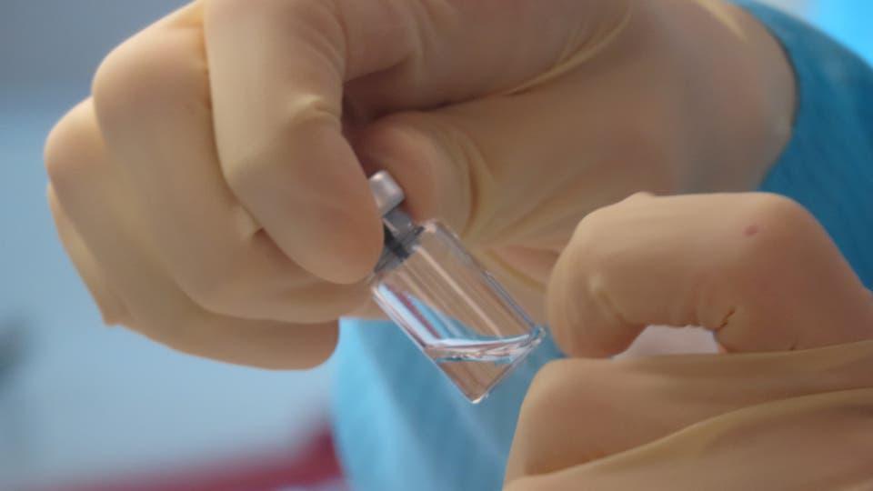 العالم يترقب اللقاح.. أول تجربة على البشر الخميس