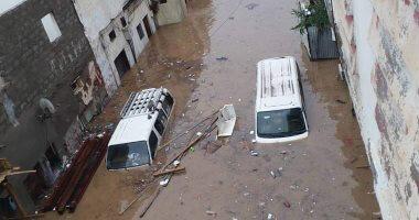 السعودية ترسل ثلاث شاحنات إيوائية لمتضرري السيول في عدن