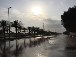 الطقس اليوم الخميس هطول أمطار رعدية مصحوبة برياح سطحية نشطة على 8 مناطق