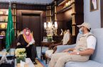 الأمير حسام بن سعود يستقبل مدير عام الشؤون الصحيه بالباحة