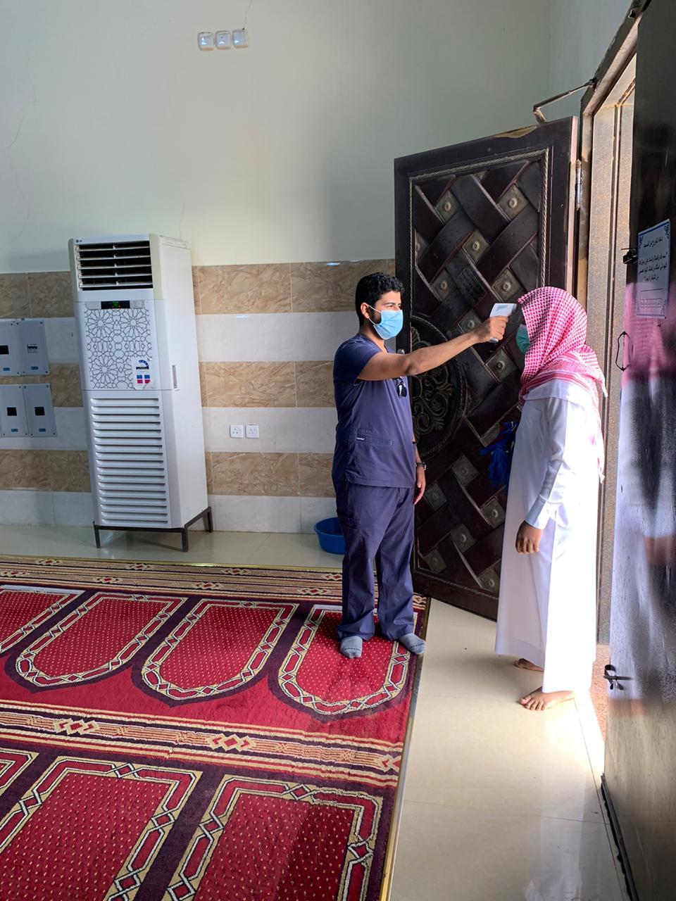 مستشفى احد المسارحة العام يقوم بمبادرة للتوعية بفيروس كورونا  بمساجد المحافظة