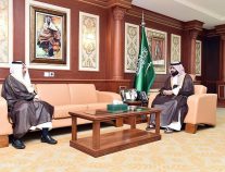 سمو الأمير محمد بن عبدالعزيز يلتقي رئيس جامعة جازان