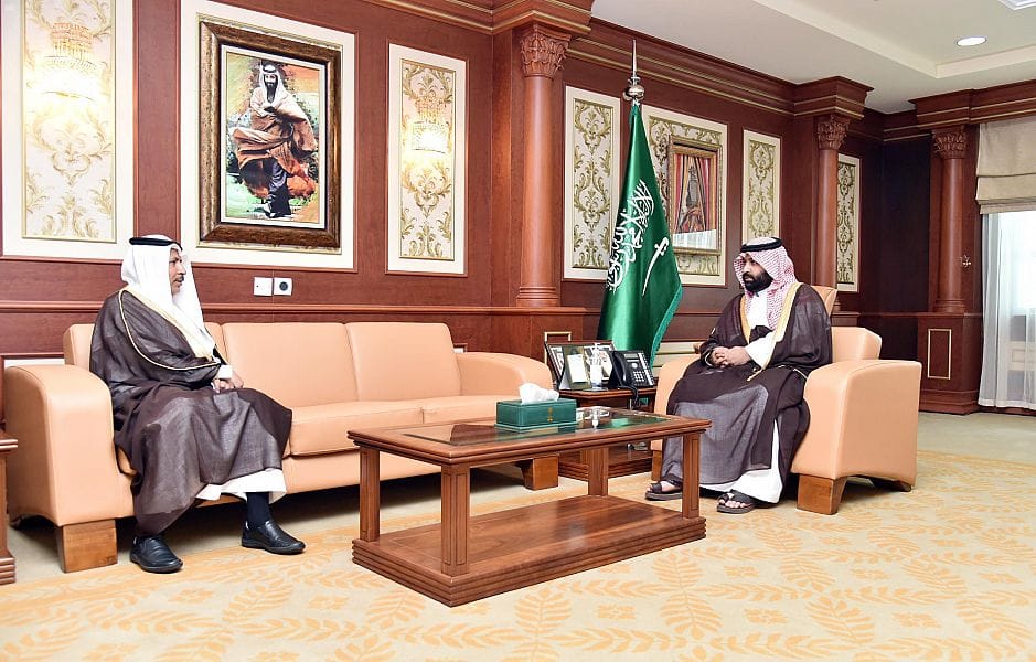 سمو الأمير محمد بن عبدالعزيز يلتقي رئيس جامعة جازان