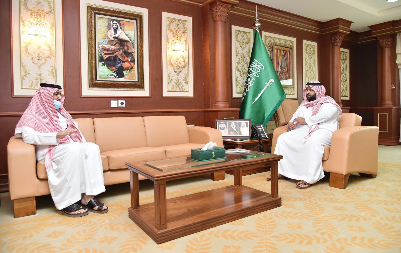 سمو نائب أمير منطقة جازان يلتقي بالرئيس التنفيذي للهيئة السعودية للسياحة